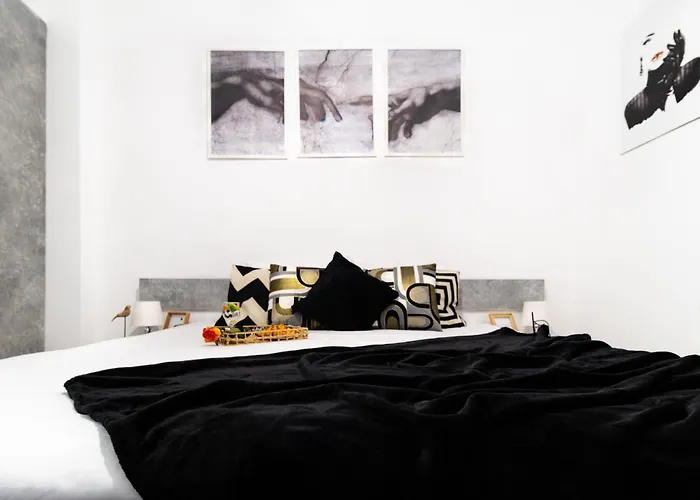 Social Vibe Loft * Бухарест
